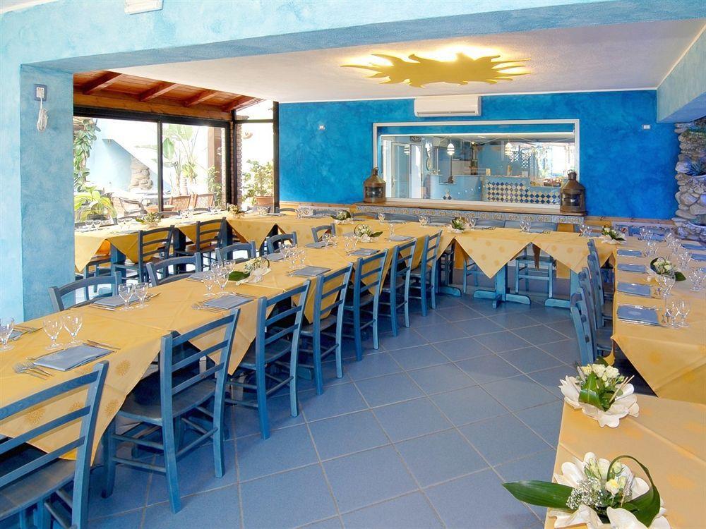 Oasi Azzurra Aparthotel เมสซีนา ภายนอก รูปภาพ