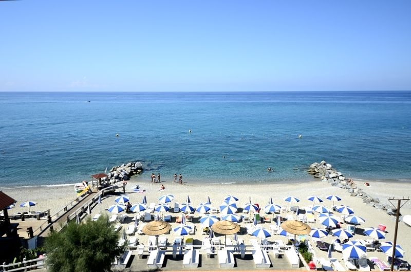 Oasi Azzurra Aparthotel เมสซีนา ภายนอก รูปภาพ