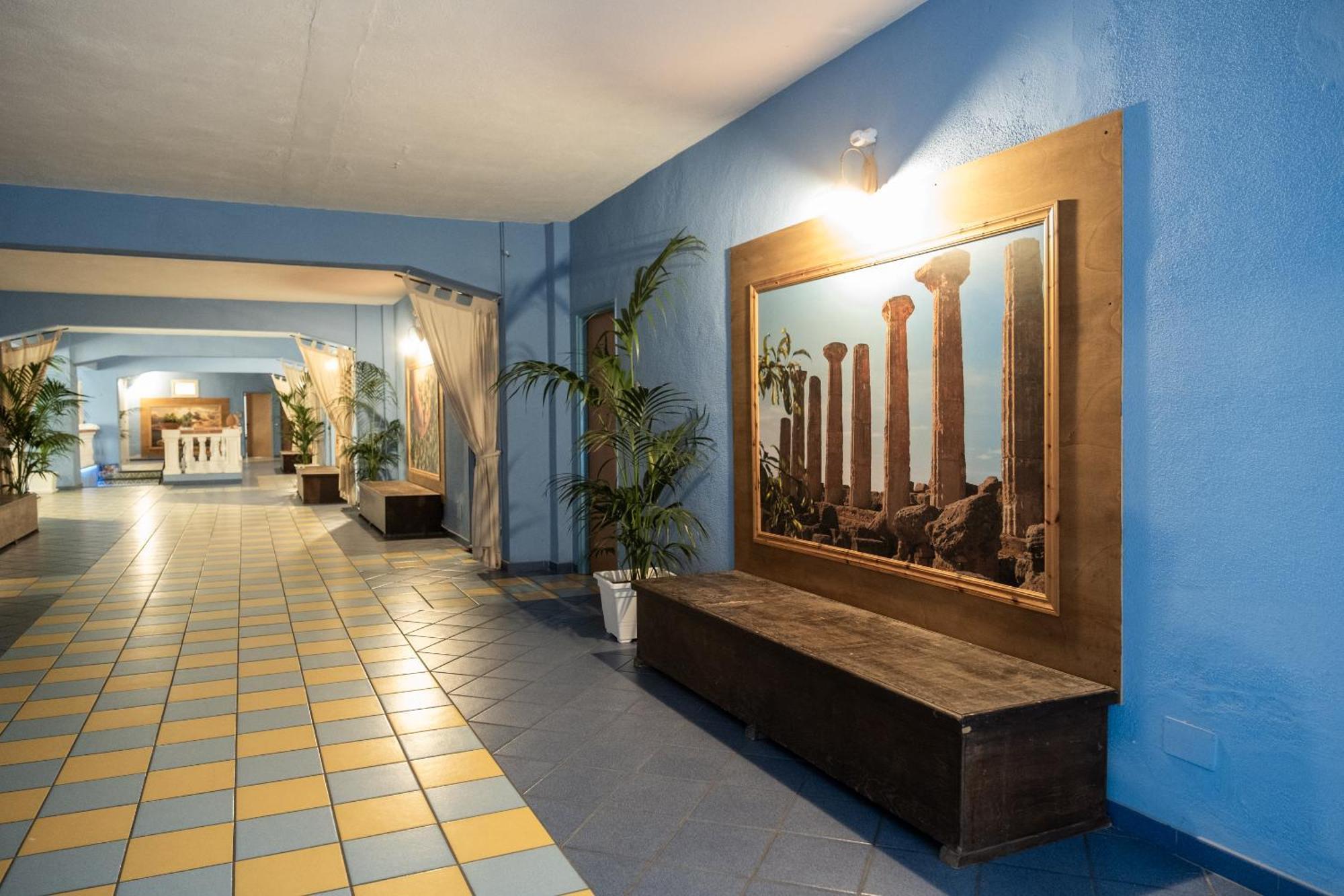 Oasi Azzurra Aparthotel เมสซีนา ภายนอก รูปภาพ