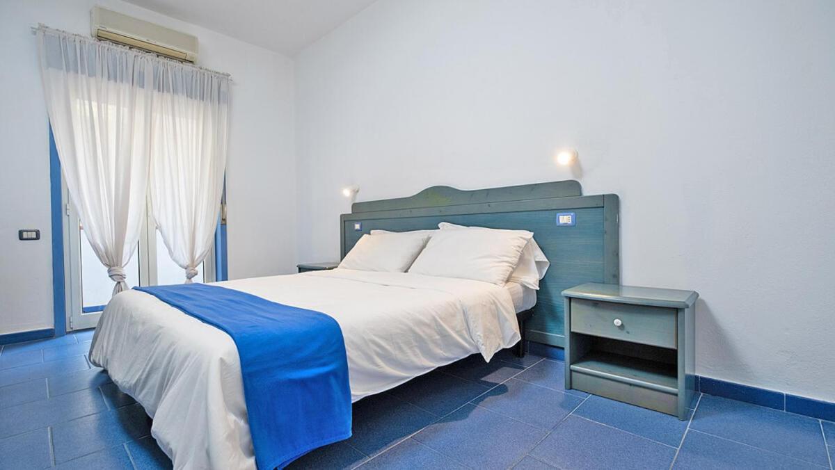Oasi Azzurra Aparthotel เมสซีนา ภายนอก รูปภาพ