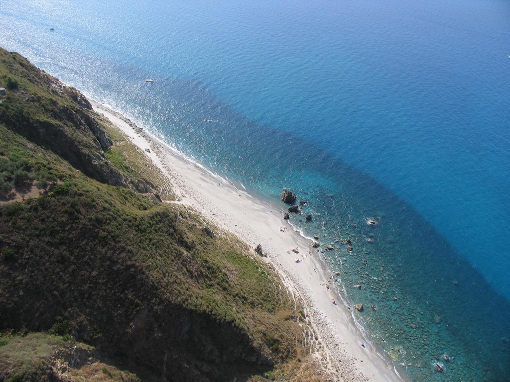 Oasi Azzurra Aparthotel เมสซีนา ภายนอก รูปภาพ