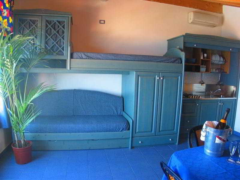 Oasi Azzurra Aparthotel เมสซีนา ภายนอก รูปภาพ